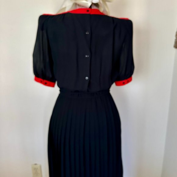 Neiman Marcus Dress Size 6- Gently worn- Red/Black/Taupe - Picture 3 of 11